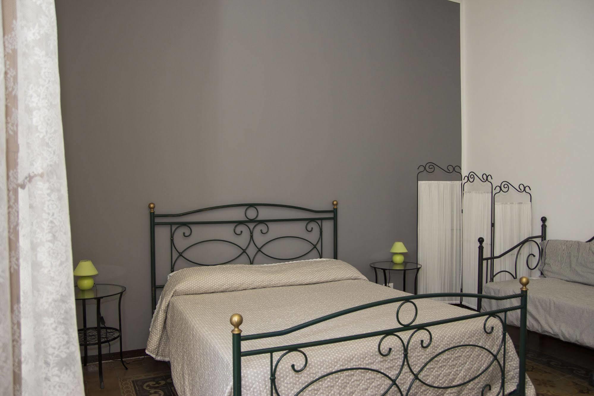 Residenza Di Maggio Bed and Breakfast Palermo Buitenkant foto